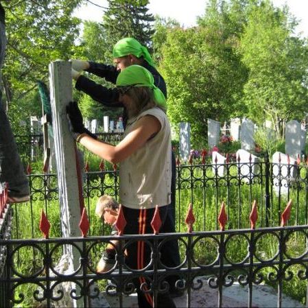 В рамках акции "Память" проведена санитарная очистка территорий вокруг мемориала Славы, обелиска Героям гражданской войны, мемориала Победы